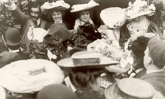 hattedamer-og-bang-550